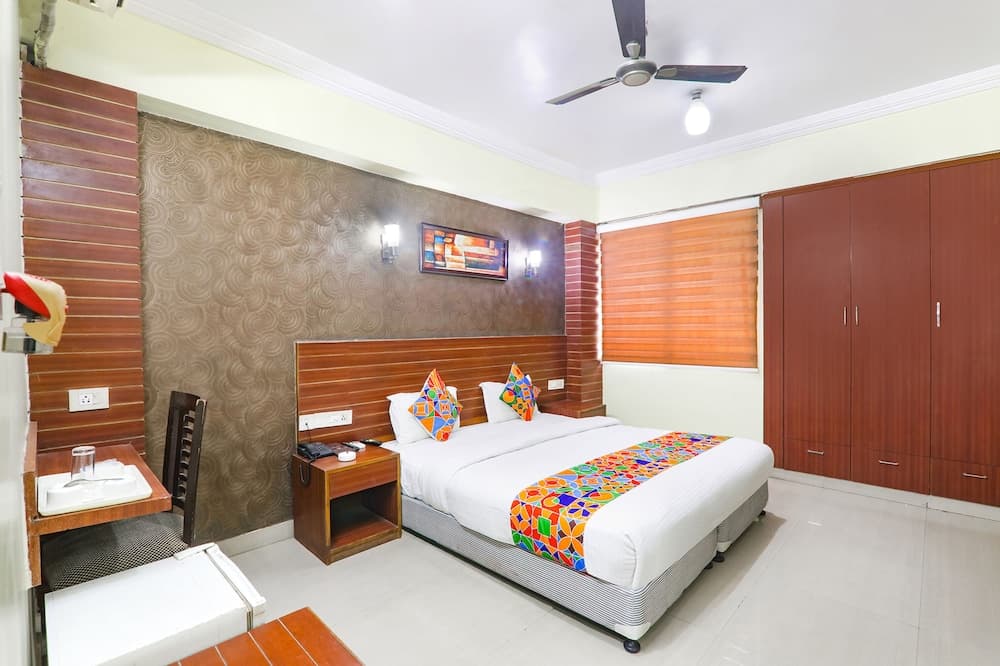 Fabhotel Royal Ville