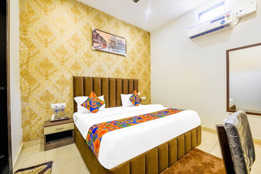 Fabhotel Royal Regency I