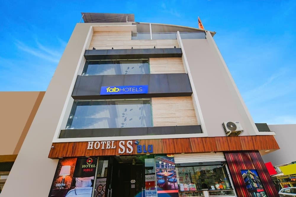 Fabhotel Ss Blue