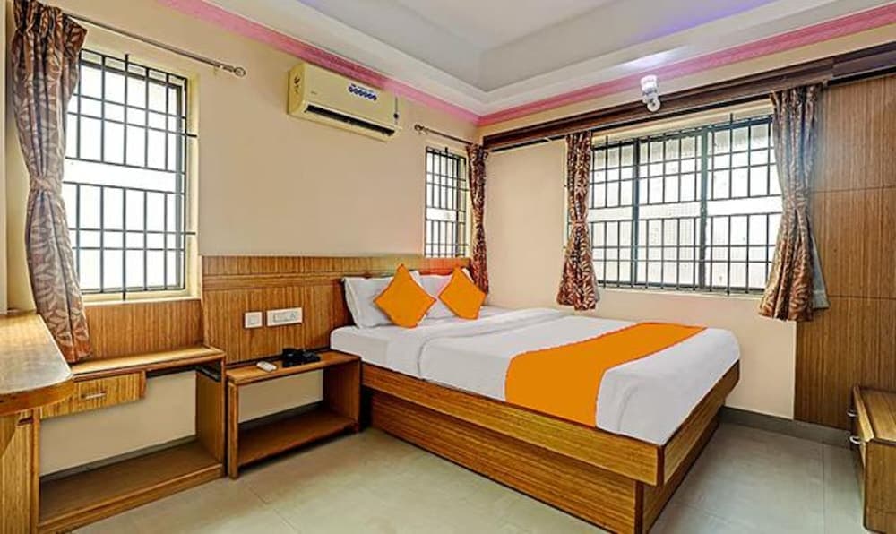 Fabexpress Sakthi Inn