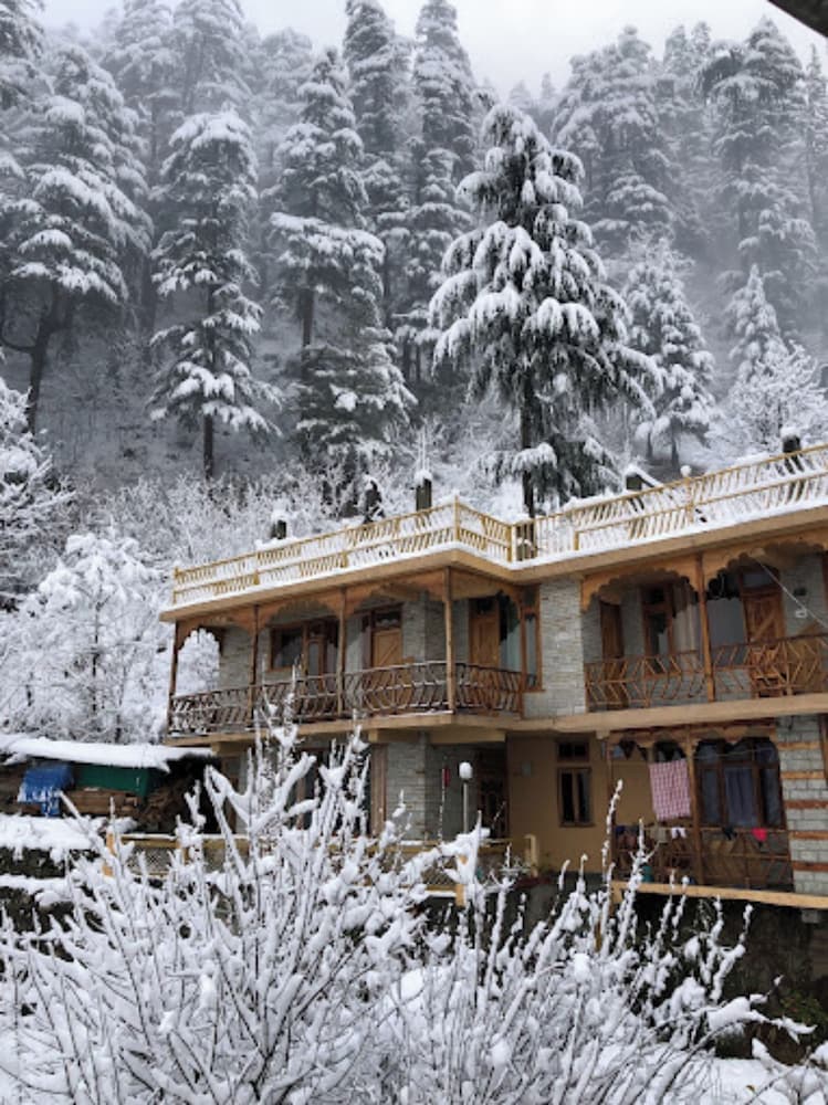Goroomgo Chanderlata Cottage Naggar Kullu