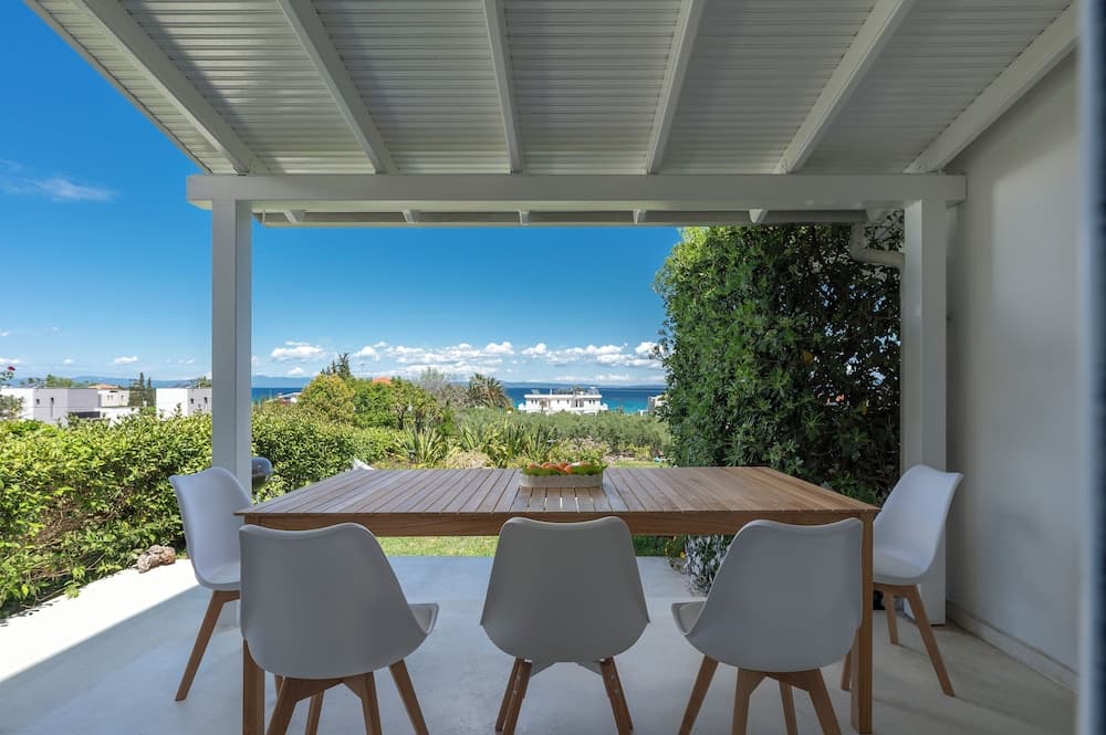 NG Villas Polichrono