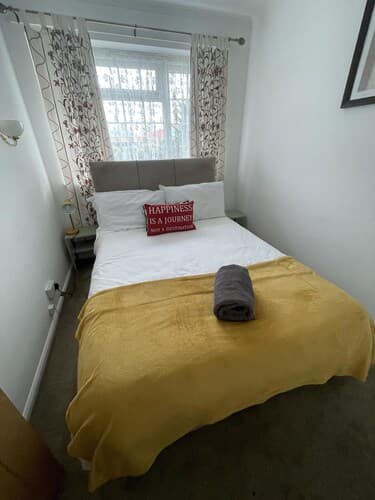 Immaculate 3-bed House in Luton