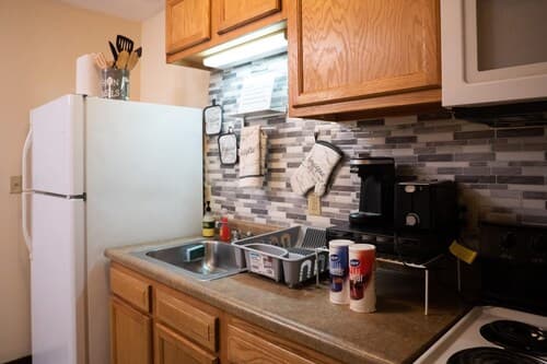2 Bedroom Downtown Apt Clean and Safe