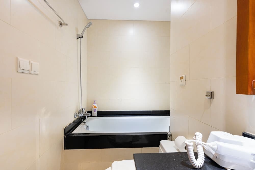 Losso Night Life D1 GymBarJapTown