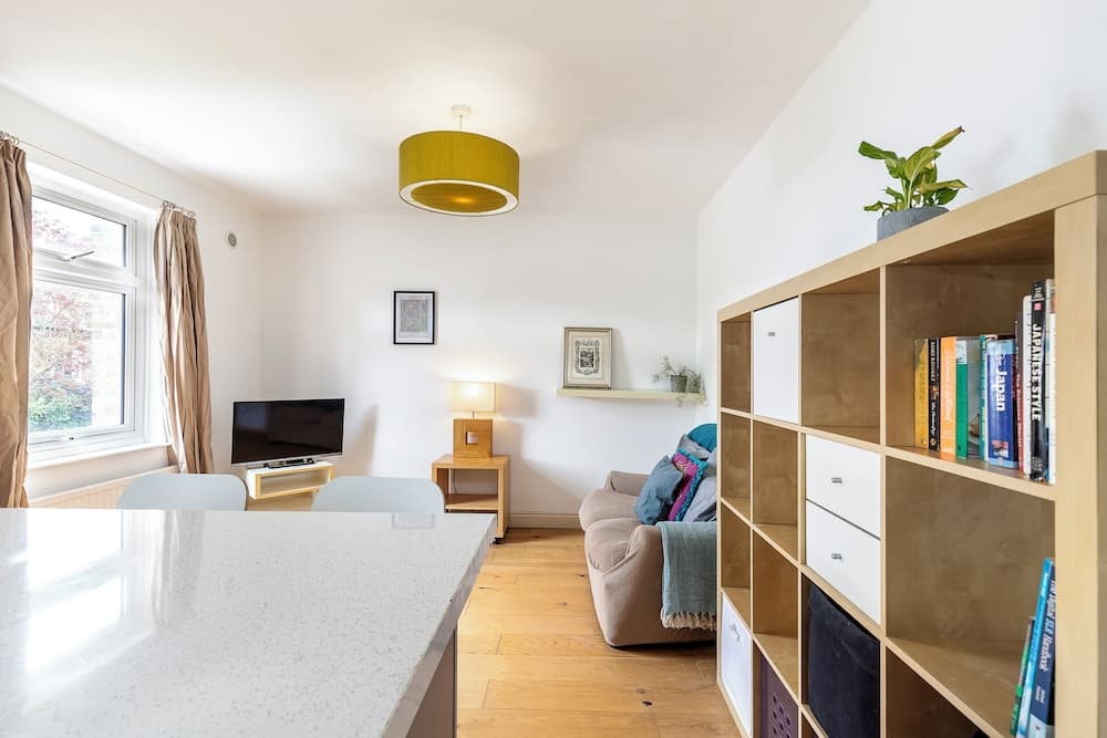 A Tranquil One-bedroom Flat Near Brockwell Park