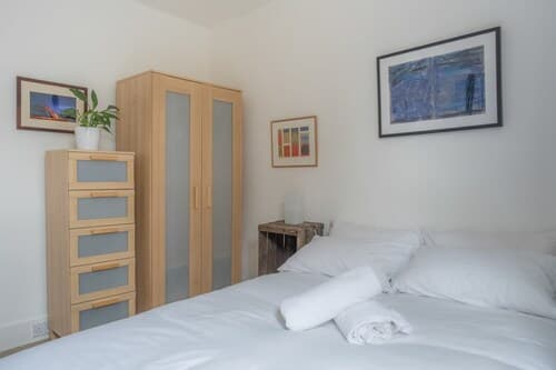 Bright Stockwell Apartment