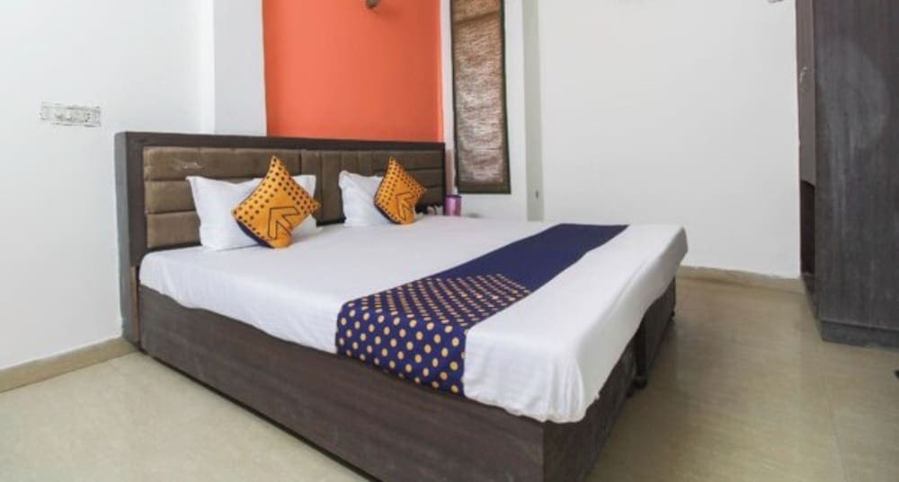 Goroomgo Viren Pacific Agra