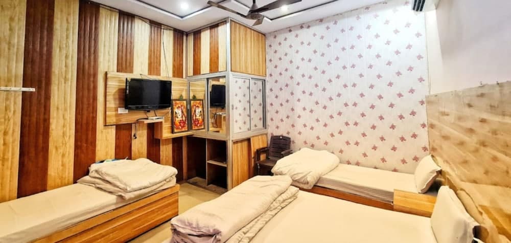 Goroomgo Sangam Palace Guest House Mathura