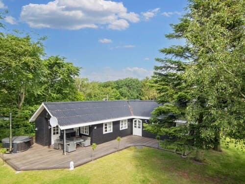 6 Person Holiday Home in Thyholm