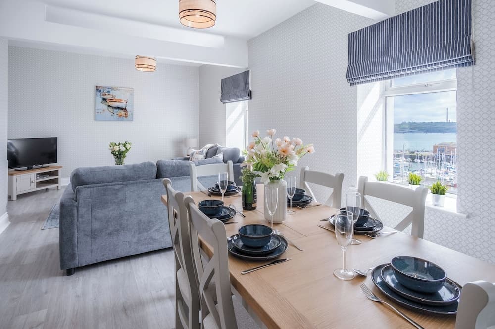 Beach Haven Hideout - 2 Bedroom - Milford Haven