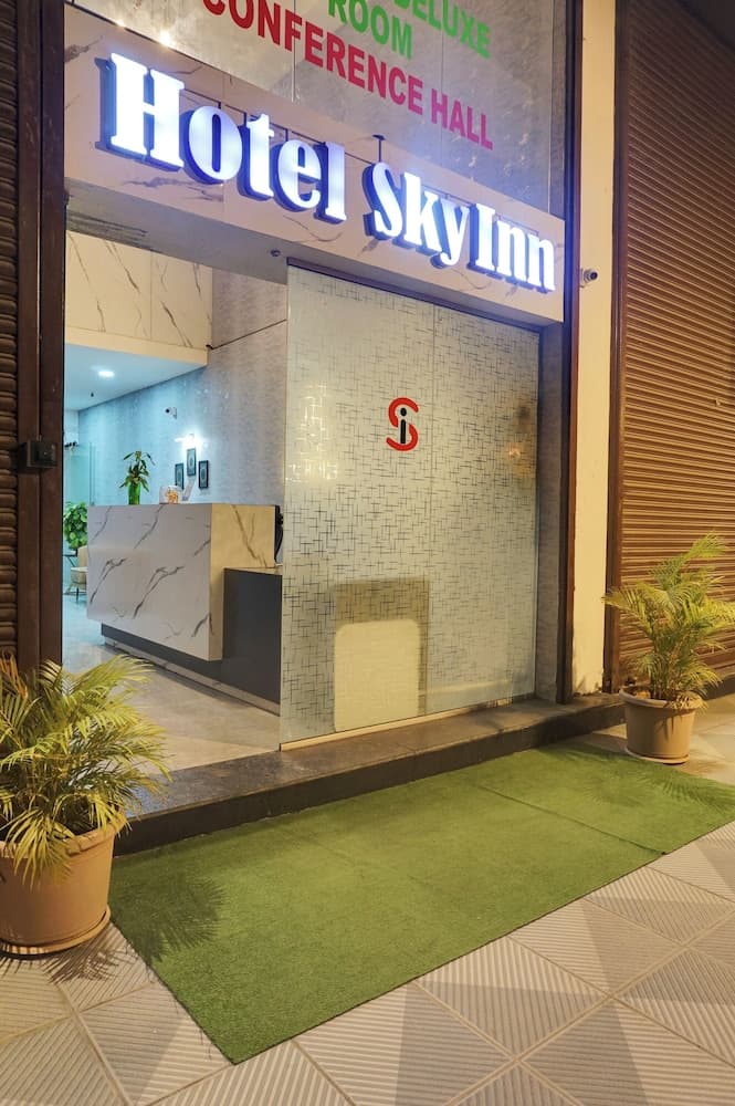 Hotel Sky Inn