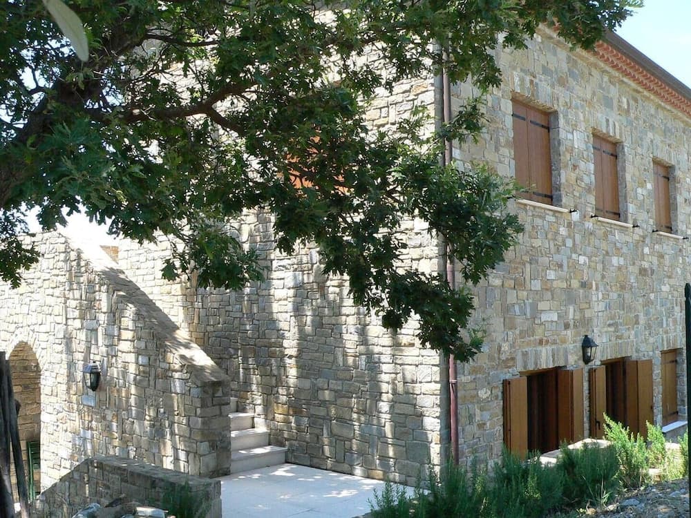Konaklama yerinin ön cephesi