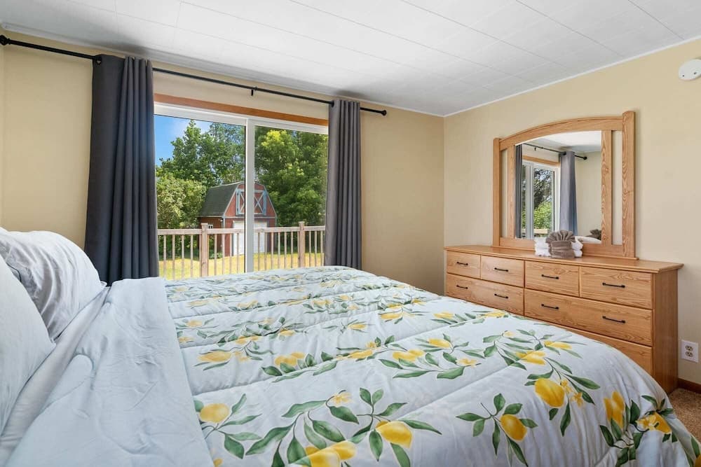 South Arm Retreats Whole Lake Charlevoix