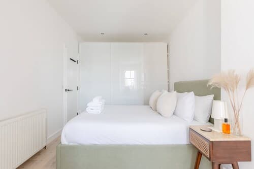Sleek Scandi-inspired 2BD Flat, Fulham