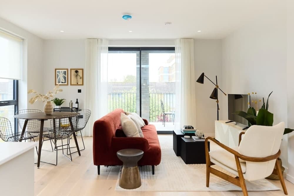 The Brondesbury Scenery - Bright 1bdr Flat With Balcony + Parking