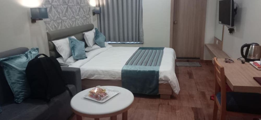 HOTEL EVERLAND Rajkot