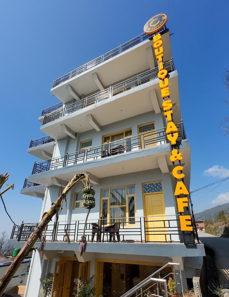 Konaklama yerinin ön cephesi