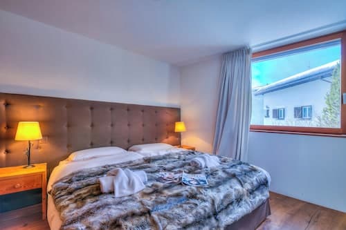 Boutique Chalet Moritz for 12 With Sauna