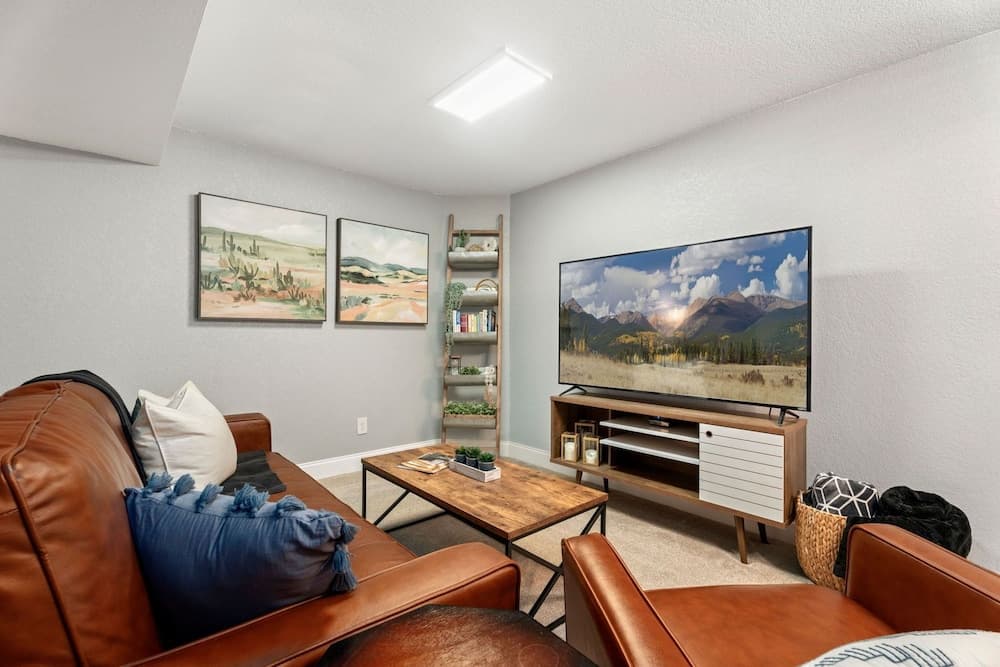 Beautiful Old Town 2 Bedroom Apartment With Bikes!