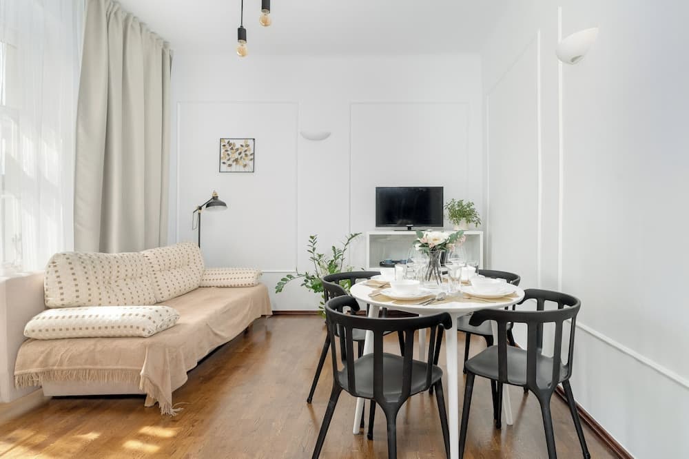 Poznan Apartment With Parking by Renters