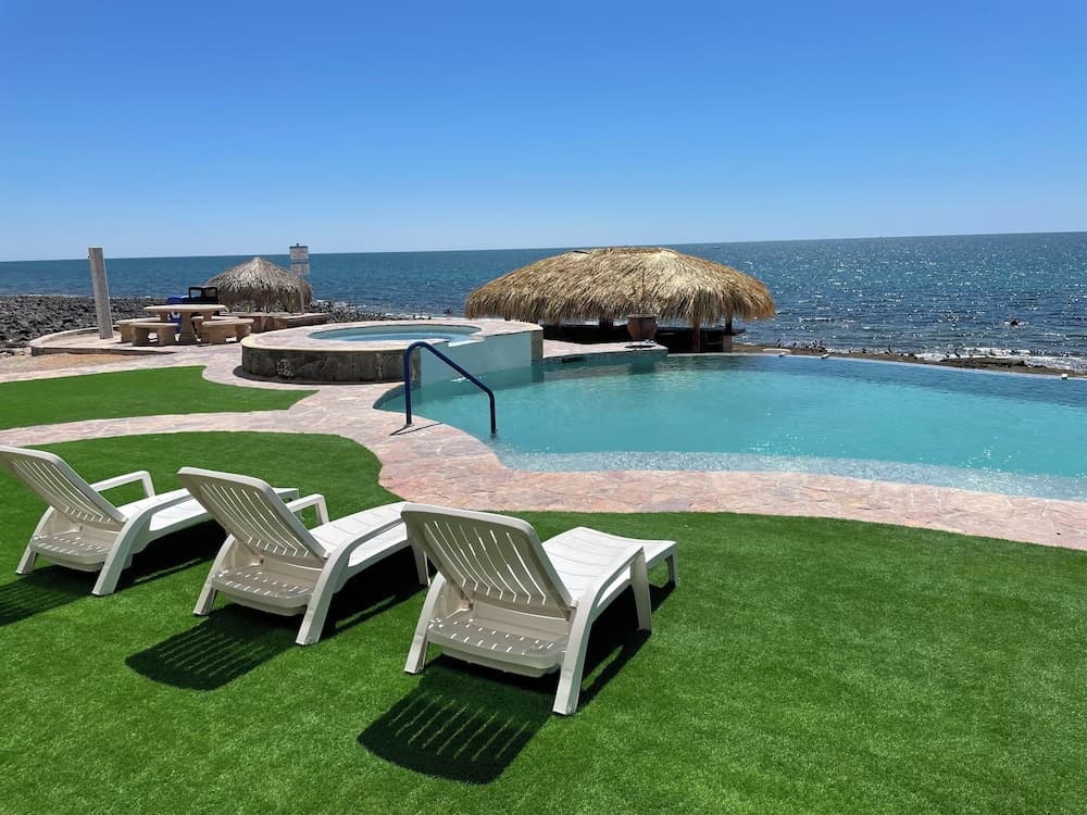 Palacio del Mar by Rocky Host