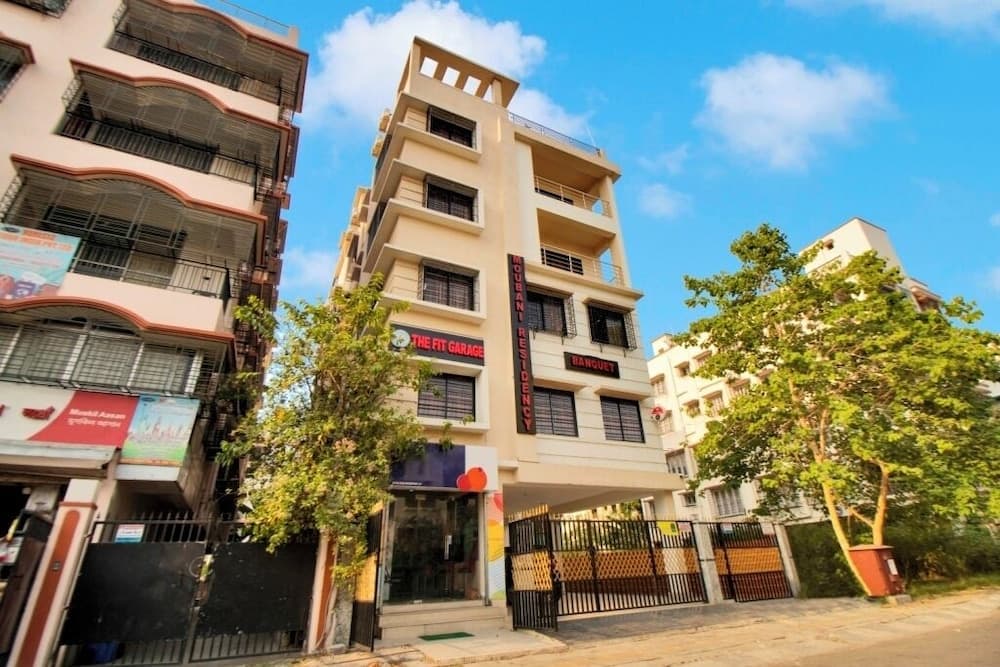 iROOMZ Growval Residency