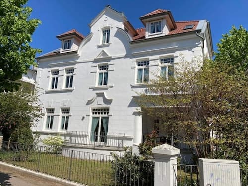 Lachmeeuw in de Villa Annabelle Binz