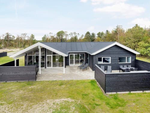 5 Star Holiday Home in Albaek