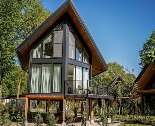 Spacious Holiday Home With Garden