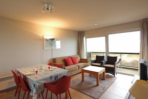 Apartment in Koksijde Near Sandy Beaches
