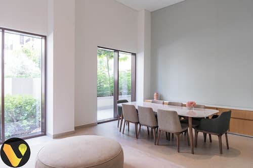 Vogue | Breeze Creek Beach | Waterfront Living