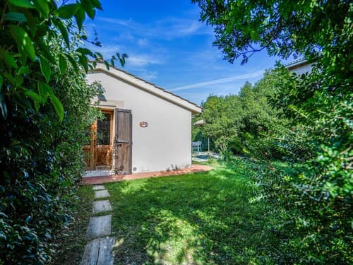 Farmhouse With Spacious Garden and Pool