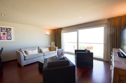 Stylish Apartment With Balcony, sea Views