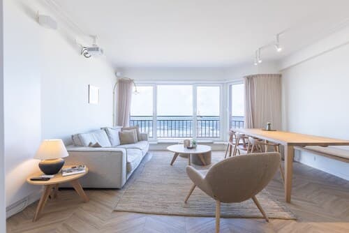 Bright Apartment With Direct sea View