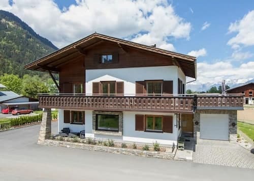 Holiday Home Landhaus Prielau