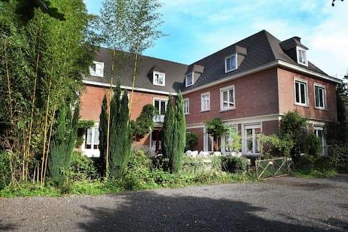 Spacious 11-bed Family Retreat