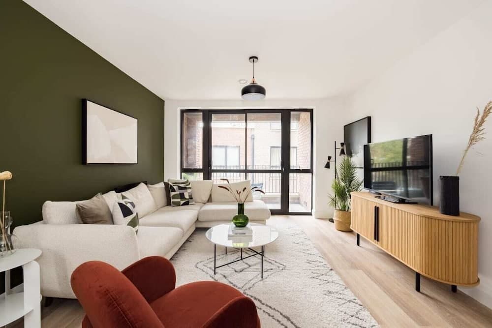 The Wembley Hideout - Stylish 2bdr Flat With Balcony