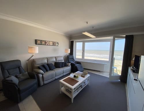 Apartment in Nieuwpoort by the Beach