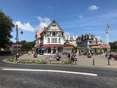 Seaside Comfort in De Haan