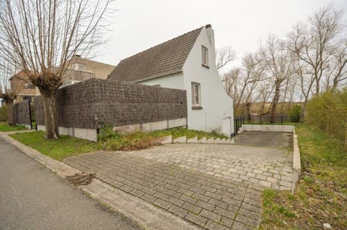 Quaint Villa With Enclosed Garden