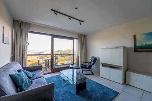Apartment With Balcony and sea Views