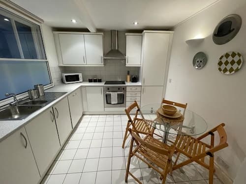 Cozzy 1-bed Apartment in Liverpool St & Shoreditch