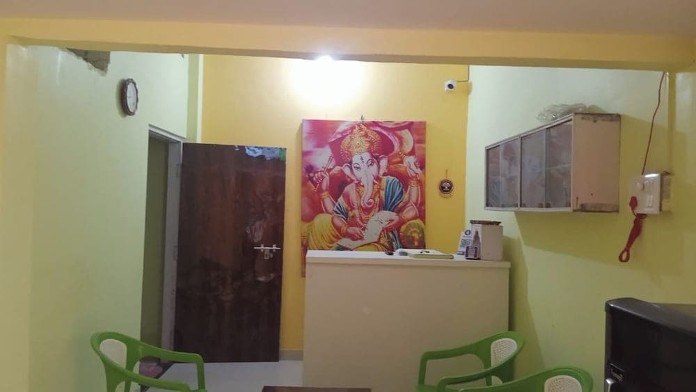 Goroomgo Satkar Residency Varanasi