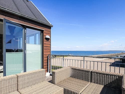 6 Person Holiday Home in Thyholm