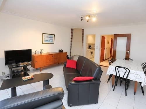 Beachfront Stay in Middelkerke for 6