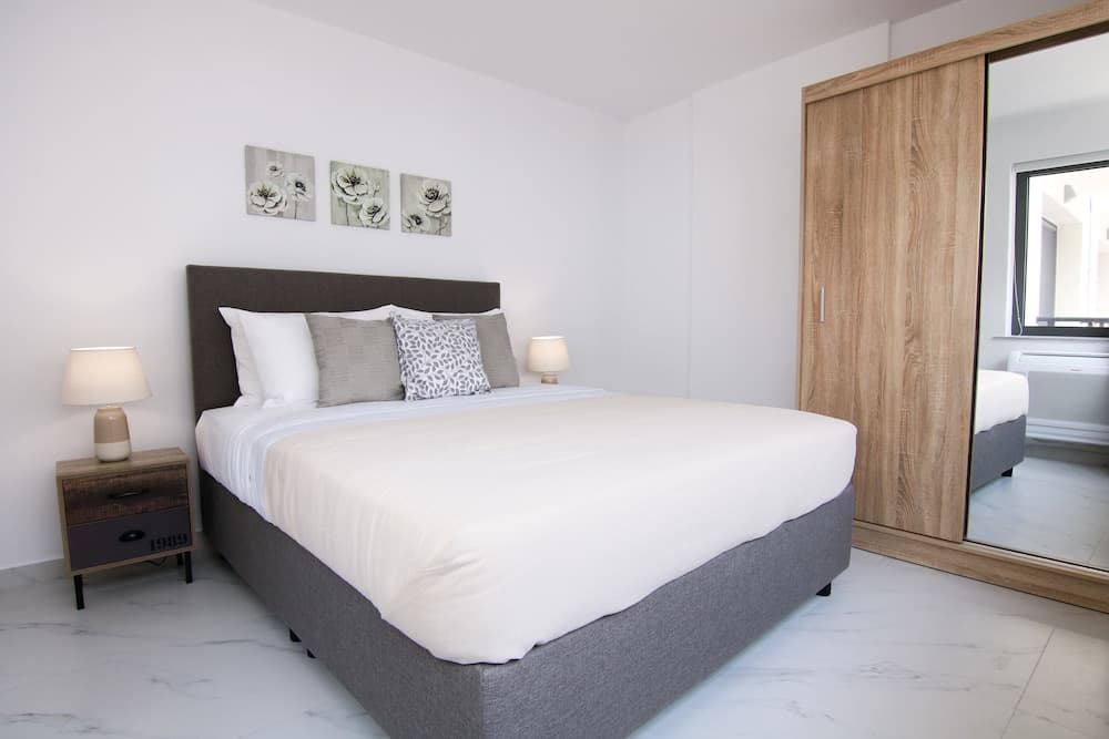 Phaedrus Living: Skiathos Luxury Residences Gri