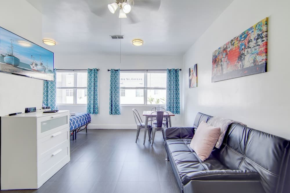 Charming Large Studio Near Ocean Dr - South Beach