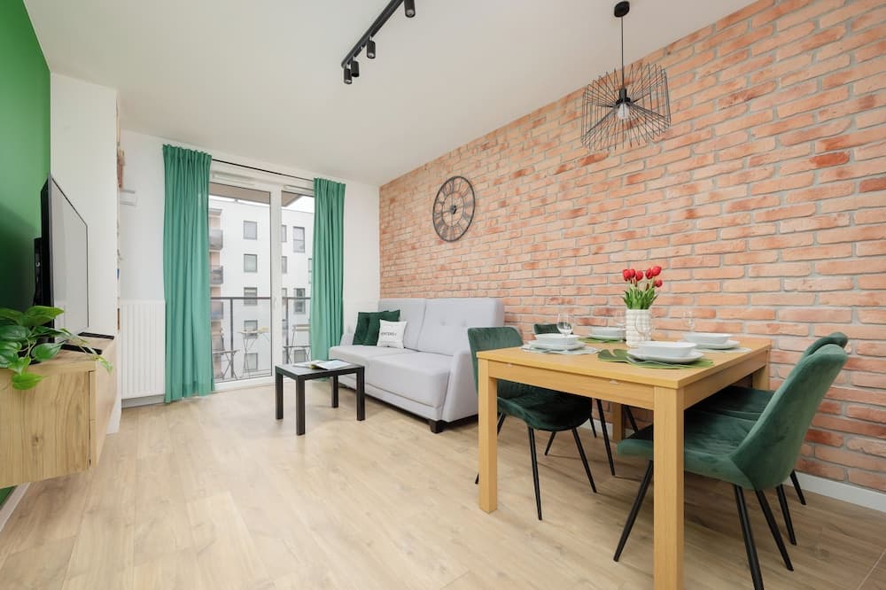 Green Apartment with Parking by Renters