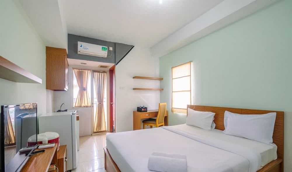 Cozy Studio Apartment Margonda Residence 4 Near Train Station